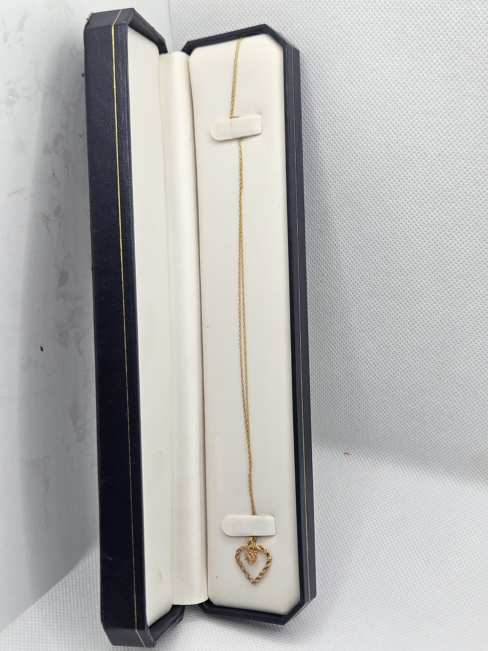 Gold Heart Pendant Necklace - Elegant Women's Jewelry 14 K Gold
